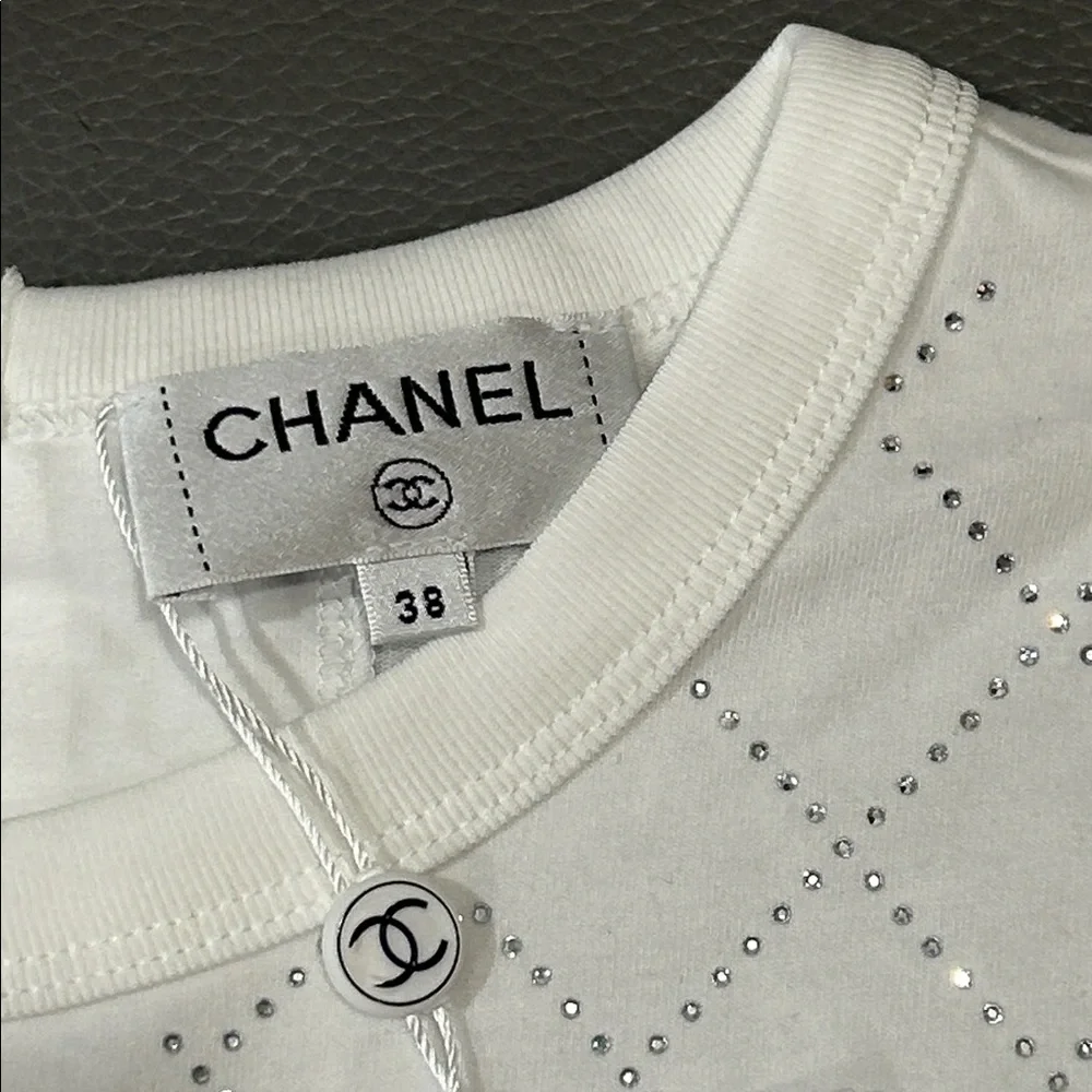 CHANEL White Rhinestone Diamond Pattern Top, size 38/8. NWT. LUXURY - Picture 4 of 10